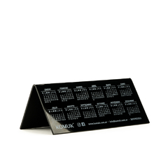 Almanaque 20x8 cm - acrilico negro con logo - tienda online