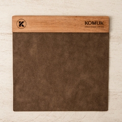 Mouse pad con detalle en madera (Opc. Logo, frase o nombre) - Komuk Argentina