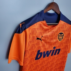 Camisa Valencia 2021 na internet