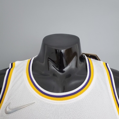 75 ANOS - Camisa Los Angeles Lakers Silk - James 6, Davis 3, Bryant 24 na internet