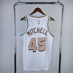 Camisa Cleveland Cavaliers Silk - Mitchell 45, Mobley 4 - comprar online