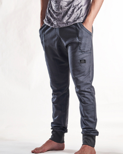 Jogger Frisa Unisex Gris Acero en internet