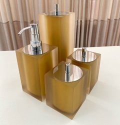 Kit de banheiro 4 peças em resina Dourado fosco com Cromado