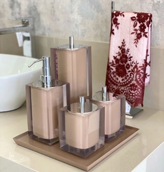 Kit de banheiro 4 peças + bandeja 24x24 em resina cristal cappuccino com cromado - comprar online