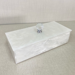 Caixa acrílico Branco perolado com puxador cristal