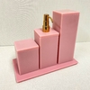 Kit de banheiro 3 peças + bandeja 14x28 em tampa de resina Rosa Coral com Red Gold