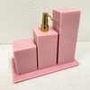 Kit de banheiro 3 peças + bandeja 14x28 em tampa de resina Rosa Coral com Dourado