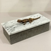 Caixa de mármore com lagarto