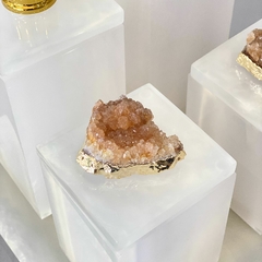 Kit de banheiro 4 peças + bandeja 24x24 em resina nude pérola com puxador em pedra citrino com dourado - comprar online