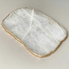 Bandeja de pedra quartzo branca com borda dourada 22x33,5
