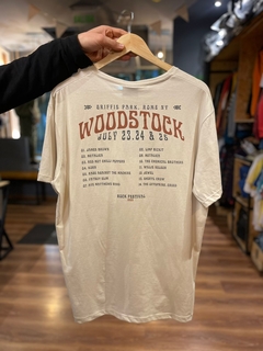Remera Woodstock Beige (Oversize) - comprar online