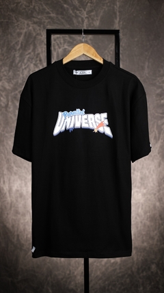 Remera Universe Negro en internet