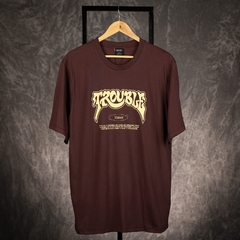 Remera Trouble Chocolate