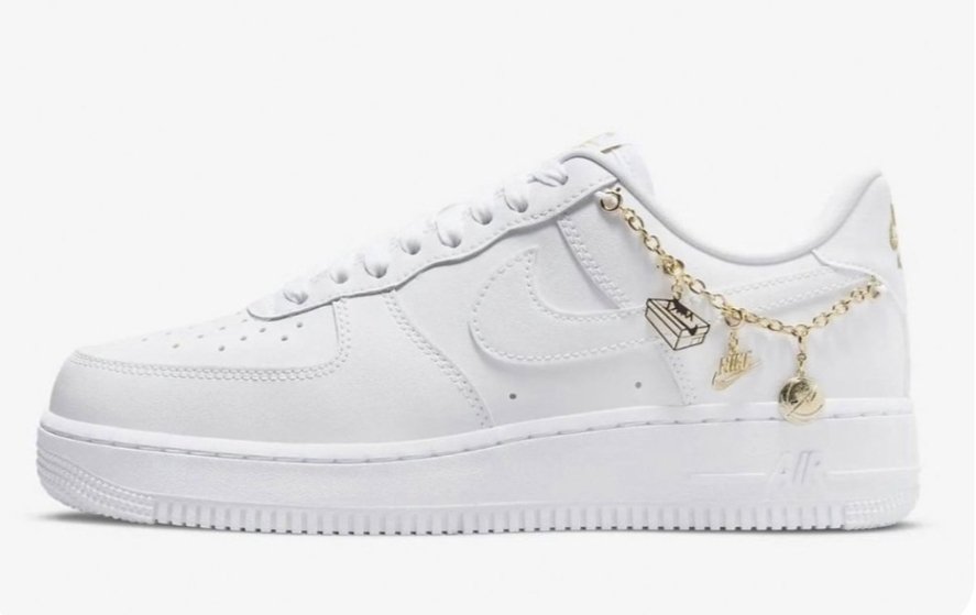 T NIS AIR FORCE 1 07 LX LUCKY CHARMS Rjk Imports