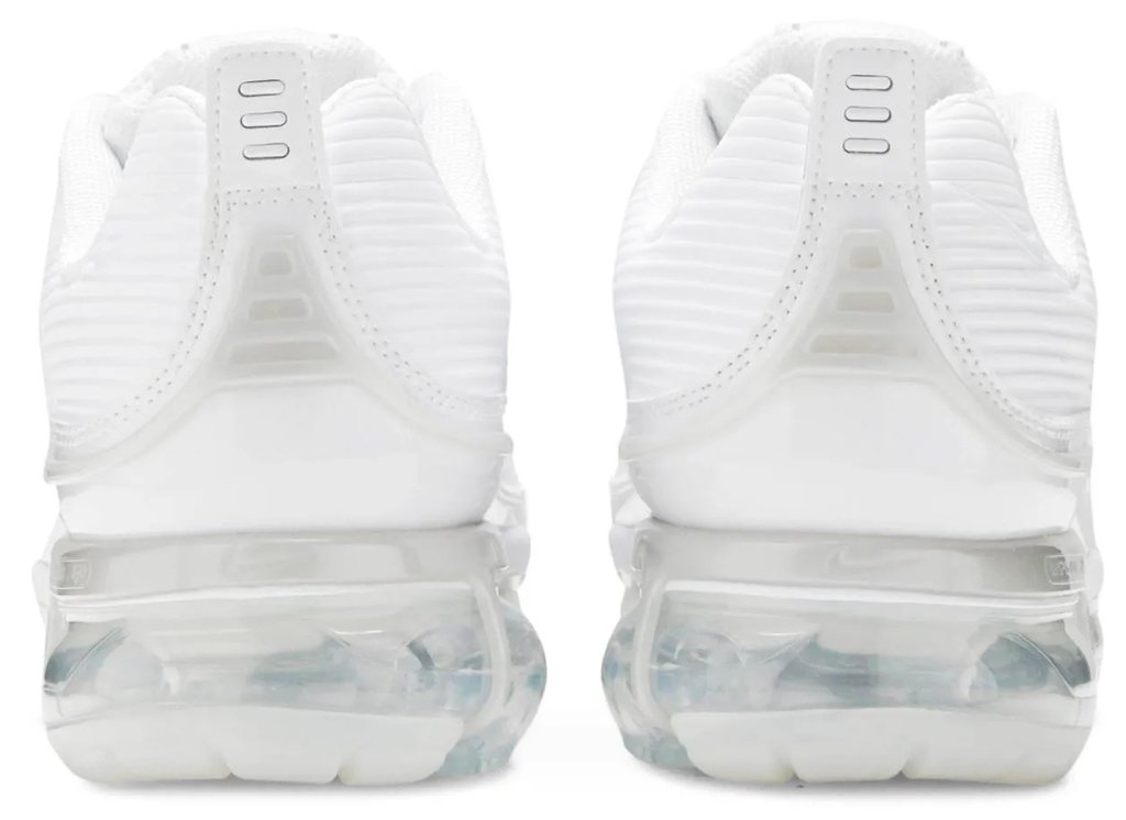 White vapormax triple white discount