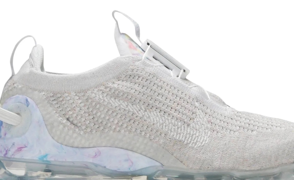 Vapormax summit white best sale