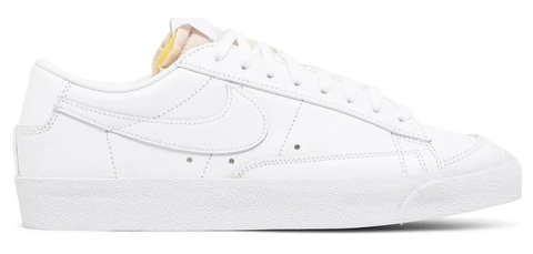 Nike blazer low triple white sale