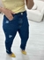 Calça Jeans Feminina Mom Slim com Destroyer - comprar online