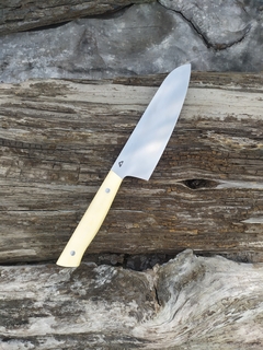 Santoku inox Sandvik y micarta marfil