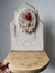Altar blanco de madera recuperada en internet
