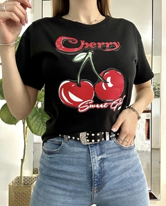 Remera cerezas