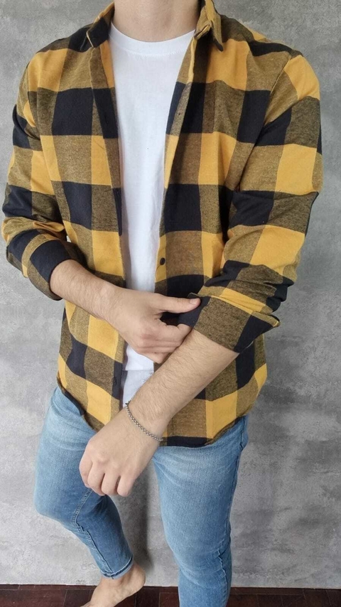 Camisa Lenadora Mostaza sin capucha