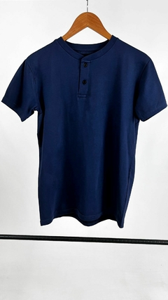 Remera Henley Azul ESFR