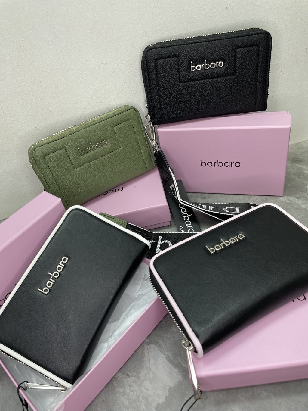 Barbara billeteras sale