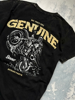 Remera " Genuine" - SINNER CLOTHING