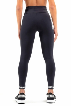 LEGGING ESSENTIALS 23303 PRETO LABELLAMAFIA na internet