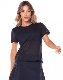 BLUSA MANGA CURTA COSTAS CLÉO - 030754 - C0002 - PRETO - VESTEM - BE Fitness store