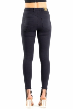 LEGGING BOSSY 25216 PRETO LABELLAMAFIA na internet