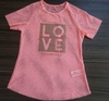 T-SHIRT LOVE / ROSA / 174 CAJUBRASIL na internet