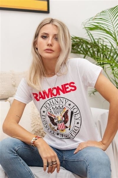 REMERA CLASICA RAMONES en internet