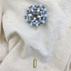 Escarapela Flor con cristales y perlas en internet