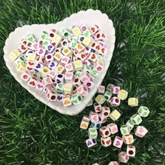 Miçanga Plástica Cubo com Coração Colorido 7mm - comprar online