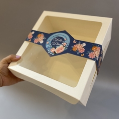 Imagen de MINI PACK x 6 u DELY 22 V con visor (22x22x10 cm) con Faja Ilustrada "FELIZ DÍA - Flowers"