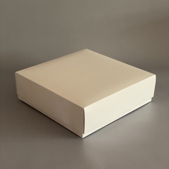 Pack x 12 u CHEESECAKE TAPA CARTULINA BLANCA SIN VISOR (25x25x 7.5 cm) CAJA PARA TARTAS / PETIT FOURS en internet