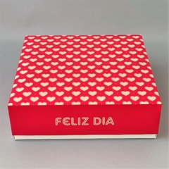 Pack x 12 u FELIZ 06 - CHEESECAKE FELIZ DIA - CORAZONES FUXIA (25x25x 7.5 cm) CAJA SORPRESA / TAMAÑO TARTAS - PETIT FOURS - wincopack