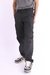 calça tática modelo cargo com bolsos laterais e ajuste de cintura na cor preto