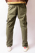 calça tática modelo cargo com bolsos laterais e ajuste de cintura na cor verde