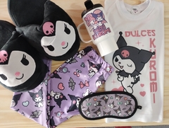 Combo Kuromi leggings +camiseta + jarro + pantus + antifaz + bata