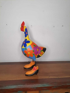 Galinha em Madeira 45 cm com Sapato Colorida - loja online