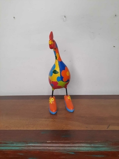 Galinha em Madeira 30cm com Sapato Colorida - loja online