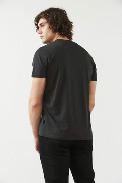 REMERA NARITO M/C BENSIMON en internet