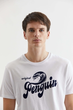 SS FLOCK GRAPHIC TEE PENGUIN - tienda online