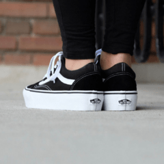 ZAPATILLAS VANS OLD SKOOL PLATFORM - URBAN ROOTS