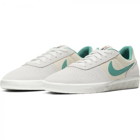 Zapatilla Nike SB TEAM CLASSIC - Comprar en URBAN ROOTS