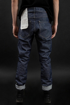 JEAN REGULAR FIT DRY + CINTURON 100% CUERO ARGENTINO