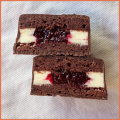 Alfajores brownie con FRUTOS ROJOS